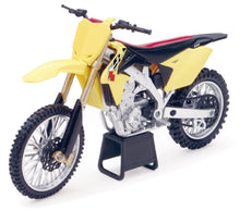 Load image into Gallery viewer, New Ray Toys 2014 Suzuki RM-Z450 (Yellow) Scale/ - 1:12