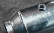 Load image into Gallery viewer, Magnaflow 59956 FITS MagnaFlow Conv Univ 2.50inch C/C Met.