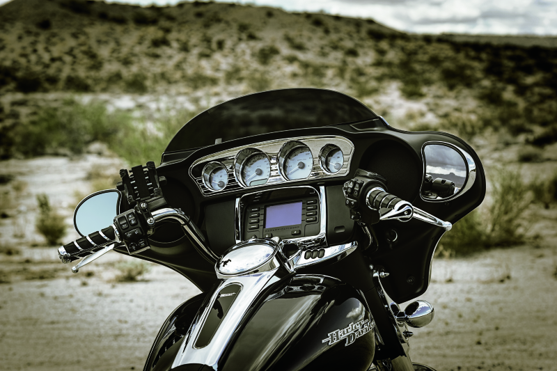 Kuryakyn Switch Panel Acccent 14-Up Touring Models Chrome
