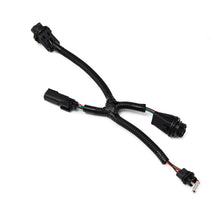 Load image into Gallery viewer, AlphaRex 620011 FITS 19-23 Chevrolet 1500 Wiring Adapter Stock LED Taillight to Taillight Converters