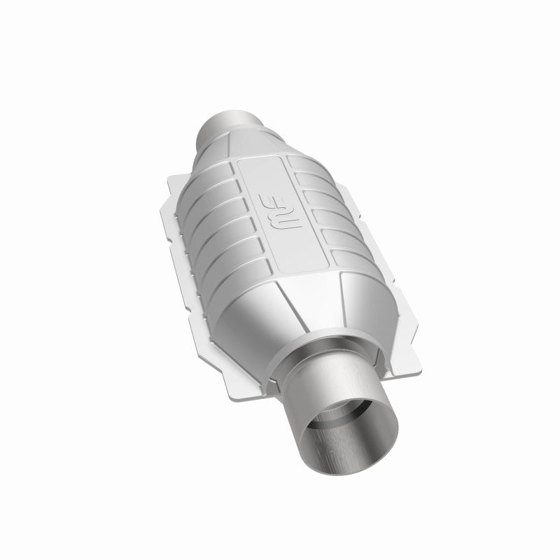 Magnaflow 334006 FITS: MagnaFlow Conv Univ 2.5inch T2 Rear