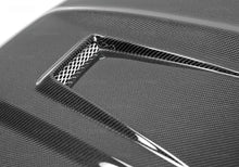 Load image into Gallery viewer, Seibon HD0709MBW204-GT FITS 08-11 Mercedes-Benz C-Class GT-Style Carbon Fiber Hood