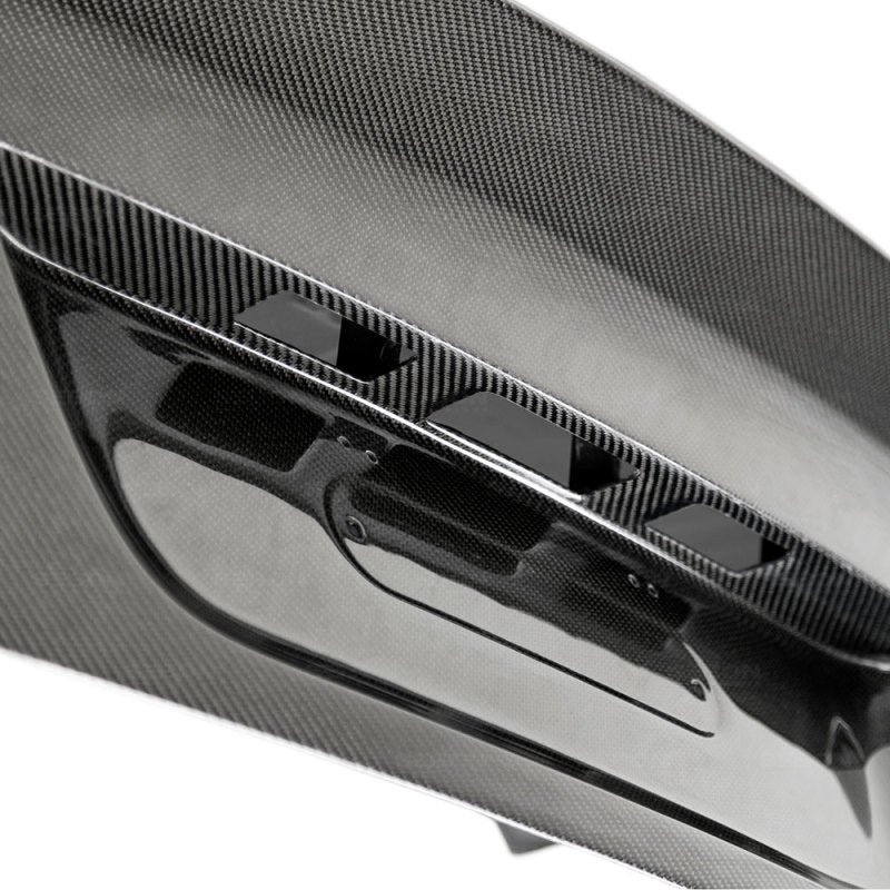 Seibon TL9703BMWE39-C FITS 97-03 BMW 5 Series (E39) CSL-Style Carbon Fiber Trunk/Hatch