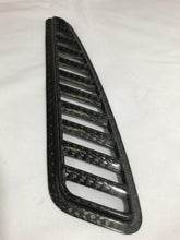 Load image into Gallery viewer, Reverie Universal Hood Vents - Carbon Fiber Pair Oben Box