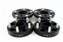 Load image into Gallery viewer, ISC Suspension WS5X11420B - 5x114.3 Hub Centric Wheel Spacers 20mm Black (Pair)