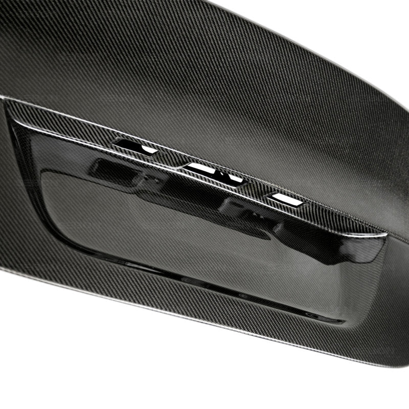 Seibon TL0407BMWE60-C FITS 04-10 BMW E60 5-Series CSL-Style Carbon Fiber Trunk/Hatch