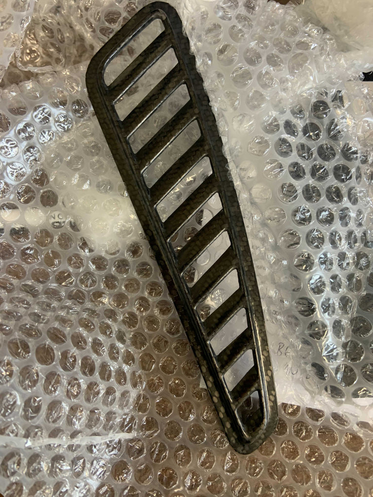 Reverie Universal Hood Vents - Carbon Fiber Pair Oben Box