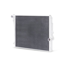 Load image into Gallery viewer, Mishimoto MMRAD-E46-323 FITS 99-06 BMW 323i/323i/328i/330i Performance Aluminum Radiator